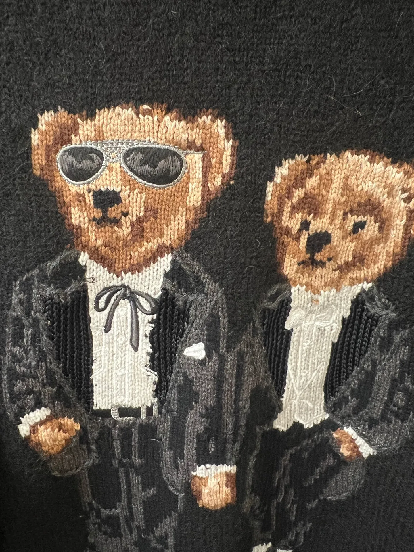 P550 [Next day] Rah Lauren 25SS autumn and winter teddy bear wool blended sweater (black) Everyday casual cartoon bear knitted sweater! The simple solid color design is a knitted sweater that shows off its appearance. The round neck/cuffs/hem are all ribbed. Size: s m l xl xxl. Please check picture 9 for detailed sizes.